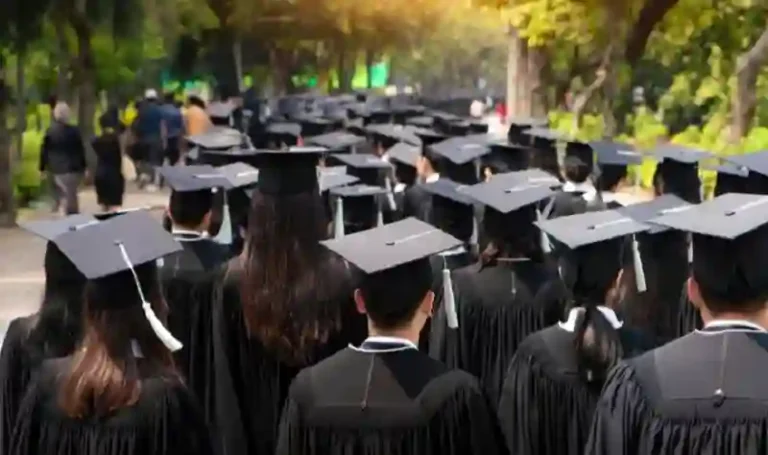 Online Degrees in Real Estate: Investing in Virtual Properties